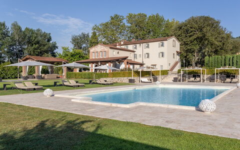 Villa Ginevra 12: Piscina, Mueble Para Exteriores, Recurso, Inmuebles, Sunlounger, Villa, Hotel, Paraguas, Patio, Patio