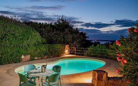 Villa Pitrizzina 8: Azul, Piscina, Mueble Para Exteriores, Mueble, Recurso, Eco Hotel, Mesa Al Aire Libre, Silla, Jardín, Sombra