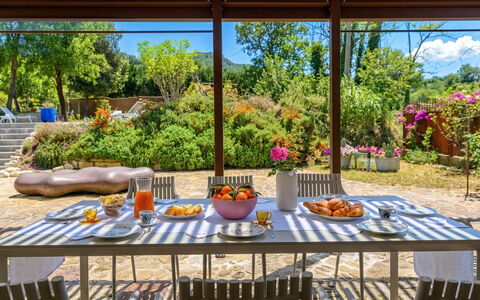 Dimora dei Sogni 7+1: Mueble, Mesa, Mueble Para Exteriores, Silla, Jardín, Arbusto, Mesa Al Aire Libre, Cocina Y Comedor Mesa, Sombra
