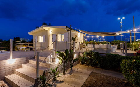 Casetta del Pescatore 4: Sombra, Balcón, Cubierta, Estructura Al Aire Libre, Villa, Hotel, Eco Hotel, Recurso, Planta De Casa