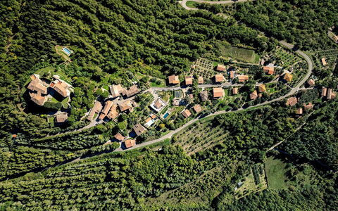 I Tramonti 10+2: Vista Panorámica, Paisaje, Área Rural, Fotografía Aérea, Pueblo, Hill Station, Bosque, Suburbio, Pueblo De Montaña, Selva