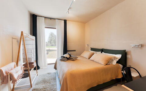 Trulli Fiori di Mandorlo 6: Mueble, Diseño De Interiores, Cama, Pared, Habitación, Madera, Piso, Suelo, Techo, Habitación