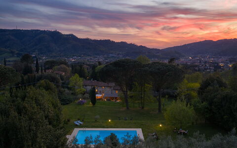 Villa delle Silerchie 10: Naturaleza, Piscina, Paisaje, Noche, Eco Hotel, Oscuridad, Césped, Paisajismo, Recurso, Amanecer