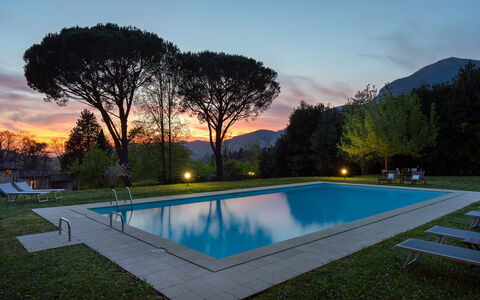 Villa delle Silerchie 10: Piscina, Recurso, Thermae, Ocio, Eco Hotel, Cordillera, Césped, Mueble Para Exteriores, Sombra, Paisajismo