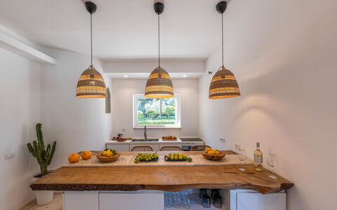 Villa Corte Sant'Anna 6+2: Madera, Diseño De Interiores, Techo, Piso, Mostrador, Mueble, Encendiendo, Lámpara, Cocina, Suelo