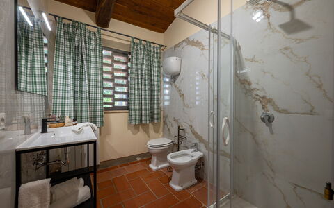 Sangiovese 14: Diseño De Interiores, Piso, Pared, Suelo, Arreglo De Tubería, Mueble, Techo, Baño, Encendiendo, Habitación