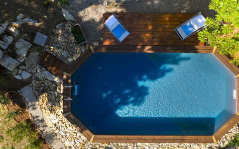 Cottage Dolcevista 4+2: Azul, Material Compuesto, Piscina, Paisajismo, Estanque, Patio Interior