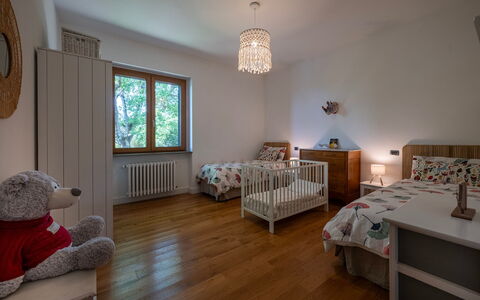 Villa Il Ritiro 8: Mueble, Cama, Diseño De Interiores, Habitación, Pared, Piso, Suelo, Lecho, Madera, Techo