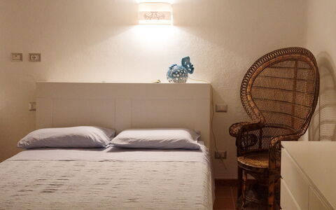 Villa Portobello 10+2: Cama, Lecho, Habitación, Mueble, Sábana, Diseño De Interiores, Pared, Suelo, Madera, Piso