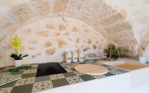 Masseria Grotta Antica 6+2: Loseta, Mostrador, Material Natural, Planta De Casa, Cerámico, Arreglo De Tubería, Maceta, Cocina, Porcelana, Grifo