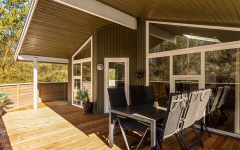 Liina - 3Km from the Sea: Madera, Arquitectura, Casa, Porche, Techo, Madera Dura, Puerta, Manchas De Madera, Cabaña, Suelos De Madera