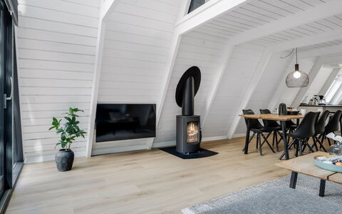 Elida - 18Km to the Fjord: Piso, Madera, Suelos De Madera, Suelo, Diseño De Interiores, Suelo Laminado, Techo, Casa, Madera Dura, Sala