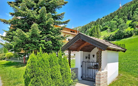 Arzl im Pitztal 15: Arbusto, Casa, Cabaña, Alerce, Jardín, Paisajismo, Valle, Hojas Perennes