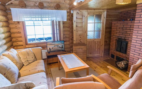 Niinimökki: Madera, Techo, Suelo, Diseño De Interiores, Piso, Cabaña, Mueble, Casa, Cuarto De Troncos, Habitación
