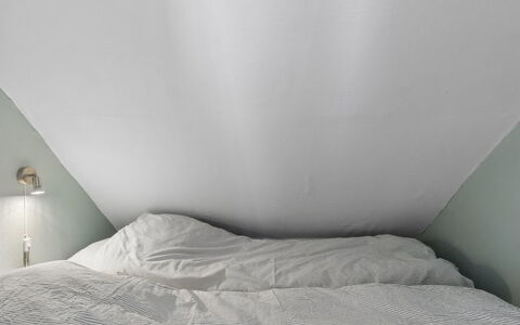 Jasper - 100M from the Sea: Techo, Habitación, Linos, Lecho, Sábana, Ático, Cama, Funda Nordica