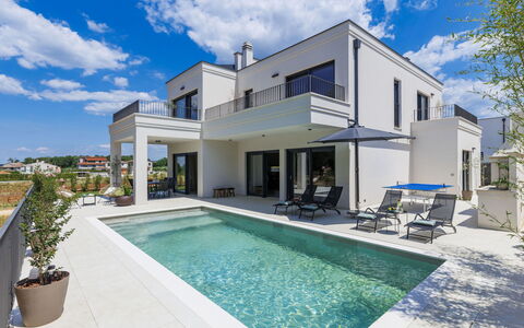 Riata: Azul, Barrio Residencial, Casa, Piscina, Inmuebles, Villa, Recurso, Mansión, Balcón, Eco Hotel