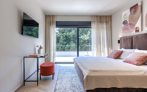 Riata: Mueble, Diseño De Interiores, Cama, Piso, Habitación, Suelo, Madera, Techo, Textil, Habitación