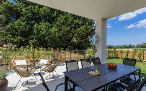 Riata: Mueble, Silla, Mesa, Mueble Para Exteriores, Cocina Y Comedor Mesa, Mesa Al Aire Libre, El Terreno Del Lote, Jardín, Sombra, Mesa De Café