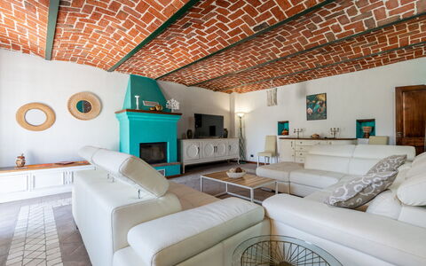 Jeeco: Mueble, Diseño De Interiores, Pared, Piso, Techo, Madera, Suelo, Sofá, Habitación, Sala