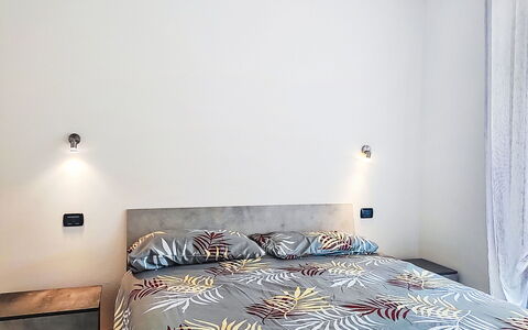 Casa Burli: Cama, Mueble, Diseño De Interiores, Habitación, Pared, Lecho, Suelo, Sábana, Piso, Madera