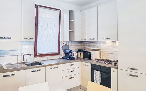 Casa Burli: Cocina, Aparato De Cocina, Mostrador, Gabinetes, Diseño De Interiores, Piso, Electrodoméstico, Mueble, Madera, Suelo