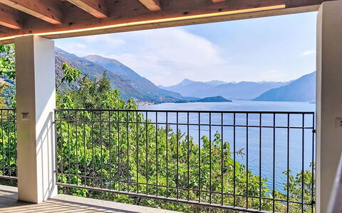 Casa Olivee: Madera, Porche, Balcón, Pretil, Cubierta, Cerca, Balaustre, Madera Dura, Sombra, Eco Hotel