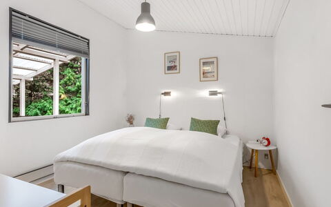 Eike - from the Sea: Diseño De Interiores, Mueble, Pared, Cama, Techo, Habitación, Suelo, Piso, Habitación, Encendiendo