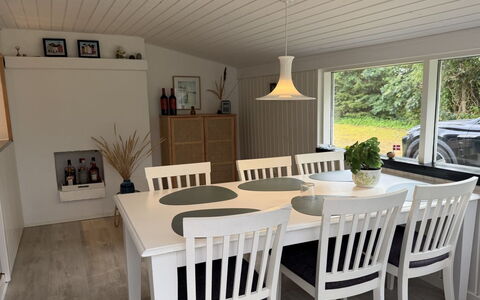 Eike - from the Sea: Mueble, Madera, Piso, Diseño De Interiores, Suelo, Mesa, Comedor, Cocina Y Comedor Mesa, Silla, Techo