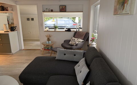 Eike - from the Sea: Mueble, Sofá, Piso, Diseño De Interiores, Suelo, Sala, Departamento, Habitación, Casa