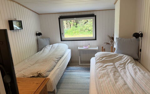 Eike - from the Sea: Madera, Suelo, Piso, Madera Dura, Manchas De Madera, Habitación, Cama, Tablón, Marco De La Cama, Lecho