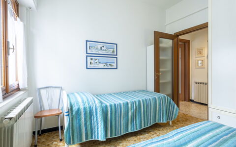 Nautilus: Diseño De Interiores, Piso, Mueble, Suelo, Habitación, Habitación, Cama, Departamento, Techo, Sábana