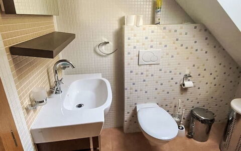 Wellness Retreat Labská: Lavabo Del Baño, Arreglo De Tubería, Baño, Lavabo, Piso, Suelo, Diseño De Interiores, Grifo, Baño, Plomería