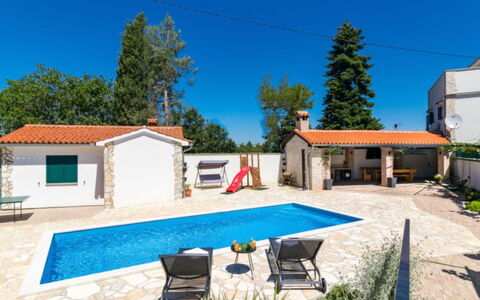Villa Dominique: Piscina, Ocio, Inmuebles, Recurso, Losa, Mueble Para Exteriores, Villa, Vacaciones, Eco Hotel, Paraguas