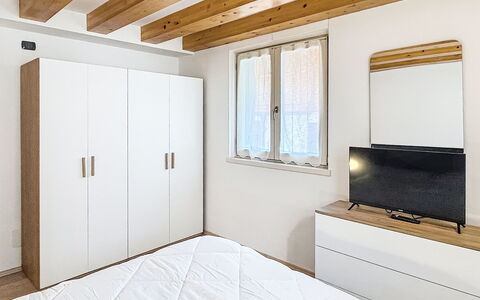 Rugia: Mueble, Diseño De Interiores, Piso, Madera, Habitación, Cama, Suelo, Habitación, Techo, Encendiendo