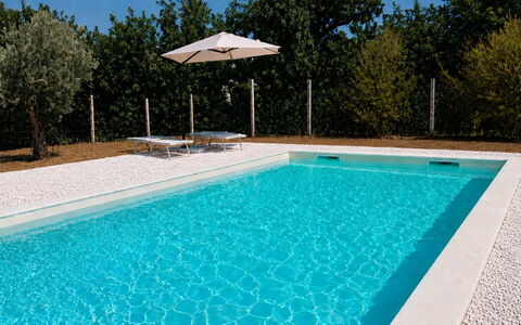 La Casa dei Melograni: Piscina, Azul, Material Compuesto, Recurso, Loseta, Fuente De Agua, Thermae, Eco Hotel, Mueble Para Exteriores, Hotel