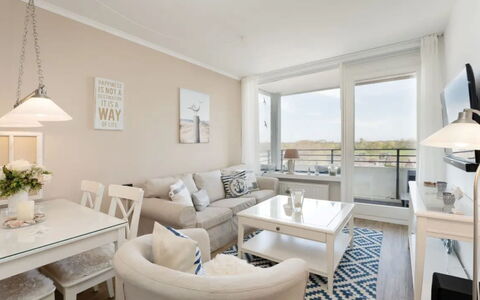 Meeresblick Ankerplatz 84: Mueble, Departamento, Diseño De Interiores, Suelo, Sofá, Piso, Sala, Techo, Casa, Habitación