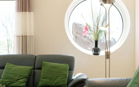 Reiterhof Rickert Glücksklee: Diseño De Interiores, Mueble, Encendiendo, Casa, Sala, Habitación, Comodidad, Techo, Sofá, Planta De Casa