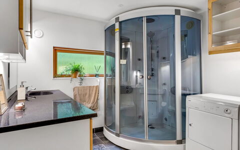 Gesine - 20Km to the Fjord: Diseño De Interiores, Piso, Arreglo De Tubería, Suelo, Baño, Encendiendo, Techo, Plomería, Habitación, Puerta
