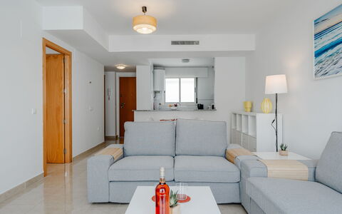 Oliva Nova Cabagua: Mueble, Diseño De Interiores, Piso, Departamento, Suelo, Casa, Techo, Sofá, Sala, Silla