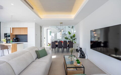 Villa Esencia: Diseño De Interiores, Mueble, Piso, Techo, Suelo, Sofá, Sala, Mesa, Habitación, Silla