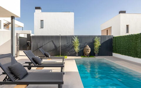 Villa Esencia: Piscina, Material Compuesto, Mueble Para Exteriores, Sunlounger, Sombra, Recurso, Diseño, Balcón, Sillón, Eco Hotel