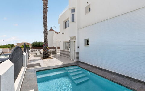 Titanic: Piscina, Arquitectura, Casa, Material Compuesto, Inmuebles, Departamento, Recurso, Villa, Balcón