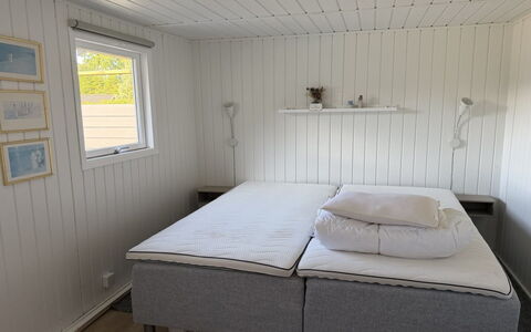 Rəzvan - from the Sea: Suelo, Habitación, Cama, Lecho, Marco De La Cama, Sábana, Linos, Colchón, Almohada, Madera Dura
