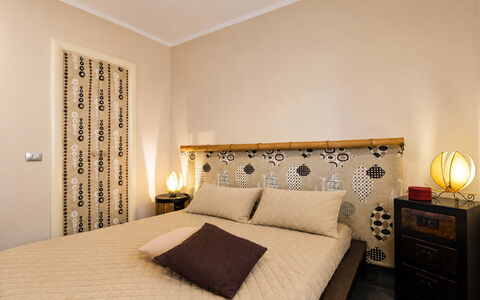 Villa Cristiana: Cama, Diseño De Interiores, Mueble, Lecho, Habitación, Sábana, Pared, Madera, Linos, Suelo