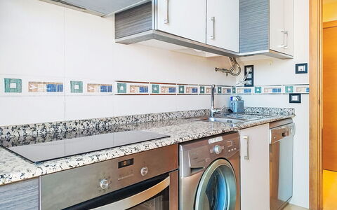 Marina Azul: Electrodoméstico, Cocina, Piso, Mostrador, Suelo, Departamento, Aparato De Cocina, Loseta, Gabinetes, Fregadero