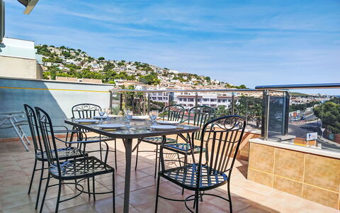 Marina Azul: Mueble, Silla, Mesa, Mueble Para Exteriores, Cocina Y Comedor Mesa, Mesa Al Aire Libre, Balcón, Restaurante, Patio, Sombra