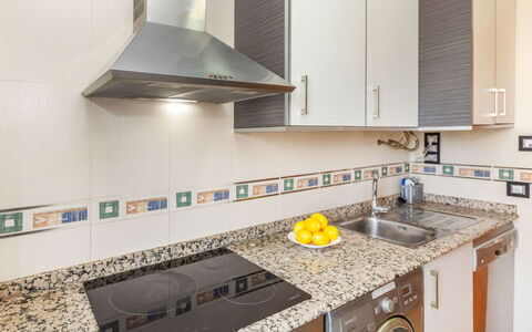 Marina Azul: Cocina, Mostrador, Aparato De Cocina, Electrodoméstico, Piso, Diseño De Interiores, Estufa De Cocina, Suelo, Estufa, Loseta