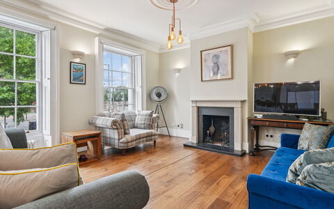 London Kingston 602: Diseño De Interiores, Piso, Suelo, Casa, Mueble, Techo, Sala, Moldura, Madera Dura, Suelos De Madera