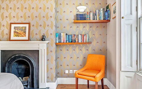 London Kingston 602: Diseño De Interiores, Mueble, Amarillo, Piso, Suelo, Casa, Habitación, Manchas De Madera, Sala, Suelos De Madera