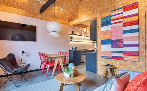 Bognor Regis 602: Mueble, Diseño De Interiores, Pared, Piso, Madera, Suelo, Techo, Lámpara, Encendiendo, Habitación